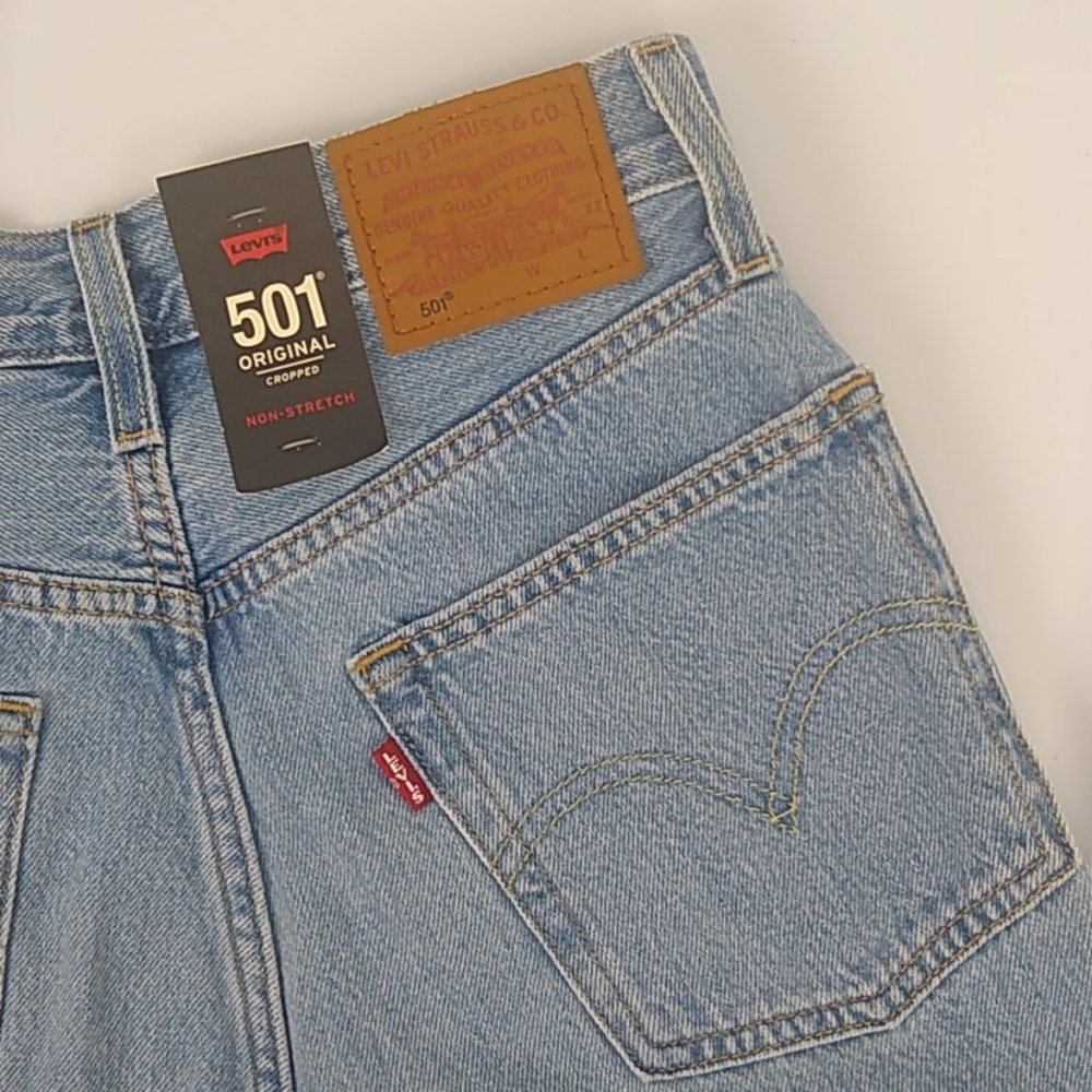 NEW Levi's 501 Distressed Straight Leg Crop Jeans - Picture 7 of 8